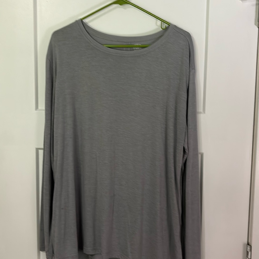 Athletic long sleeve Tshirt XL